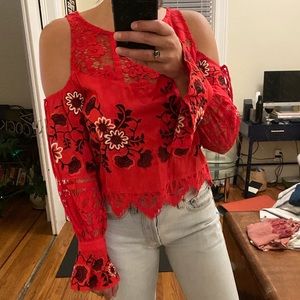Red floral shoulder cut out shirt (SZ:S)